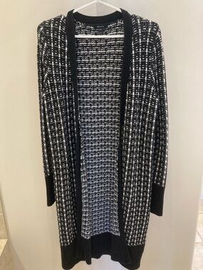 RW&CO. Black and White Open-Front Knit Cardigan
